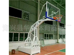 18白色宽臂篮球架