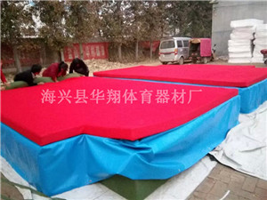 19背越式跳高垫